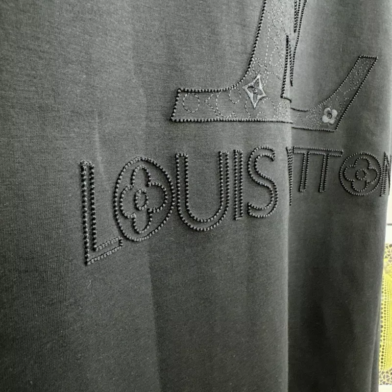 Durable 9613 Louis Vuitton LV T-Shirts Short Sleeved For Unisex