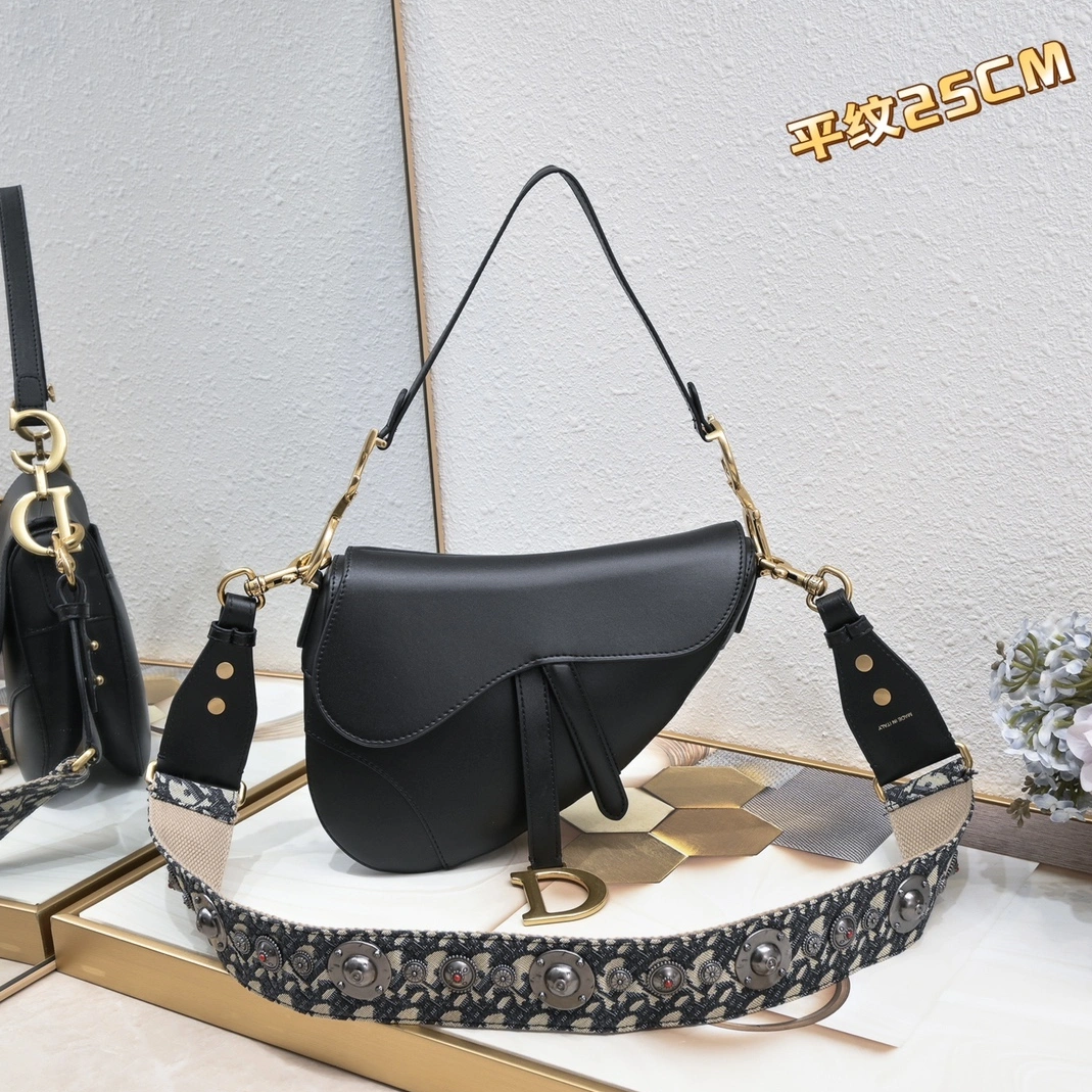 Durable 9617 Christian Dior AAA Quality Messenger Bags For Women