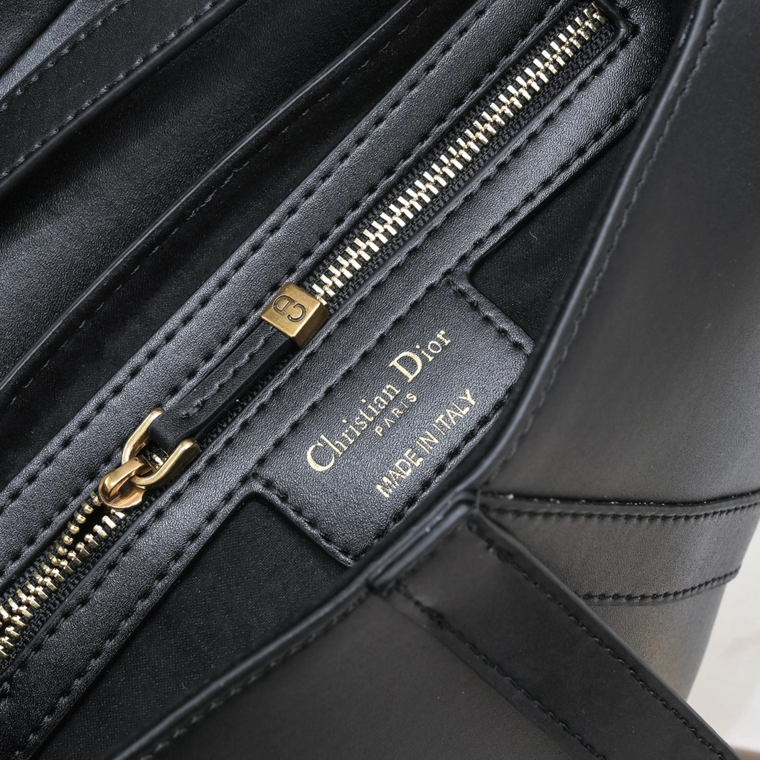 Durable 9617 Christian Dior AAA Quality Messenger Bags For Women