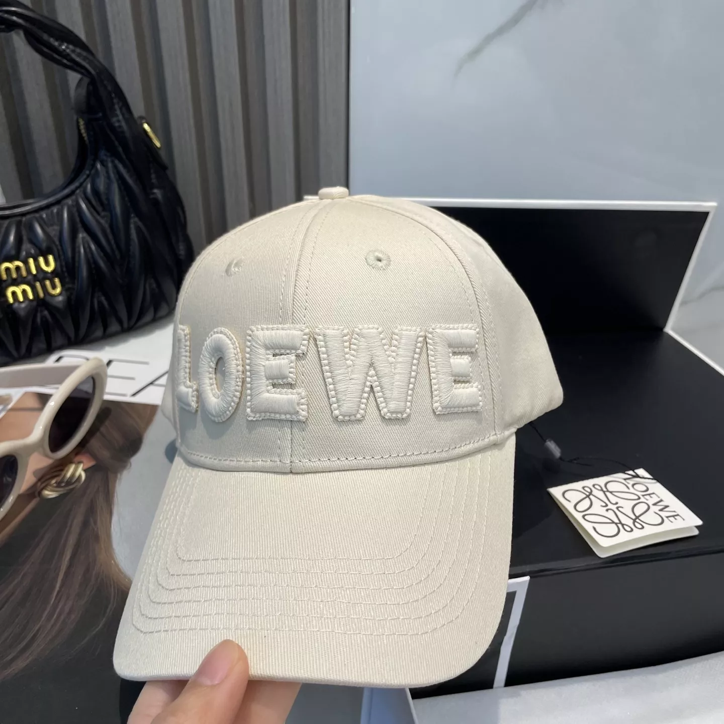 Durable 9697 LOEWE Caps