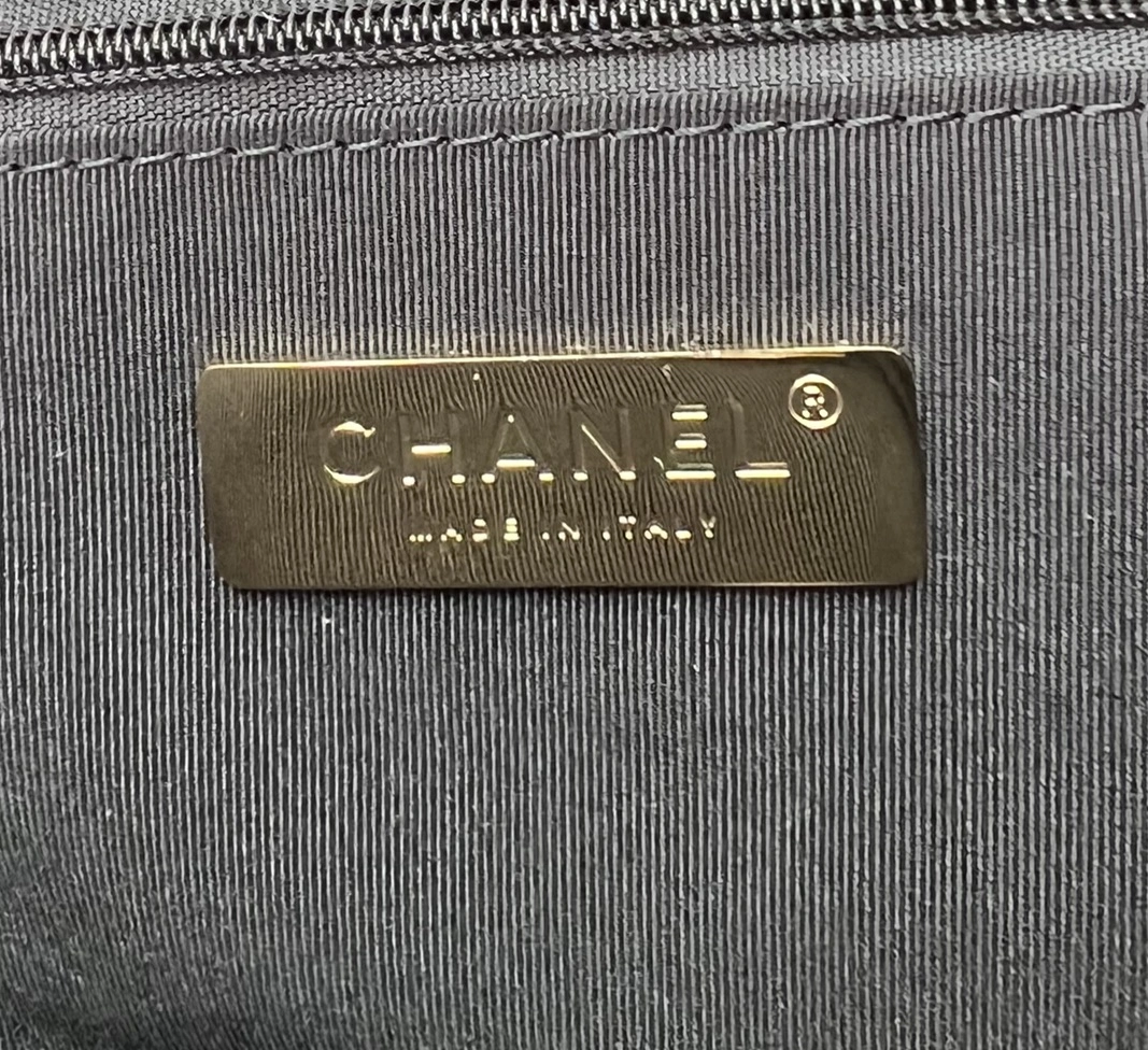 Durable 9700 Chanel AAA Quality Messenger Bags For Women