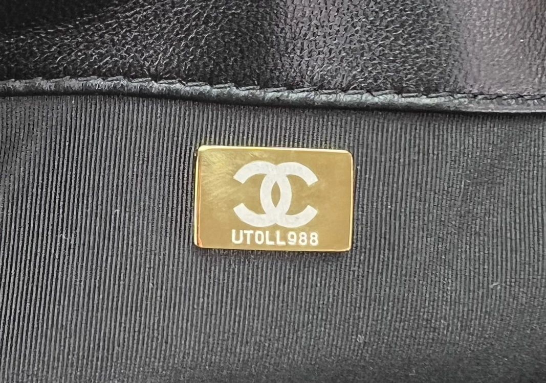 Durable 9700 Chanel AAA Quality Messenger Bags For Women