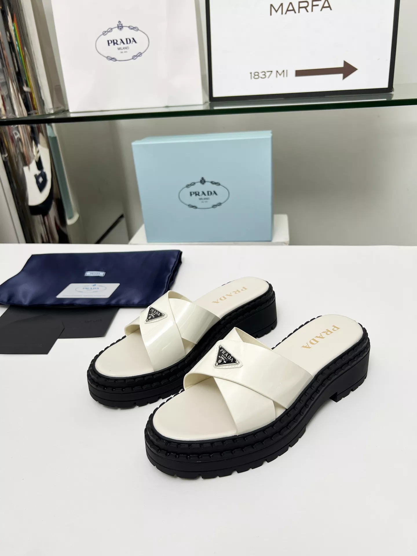Durable 9768 Prada Slippers For Women