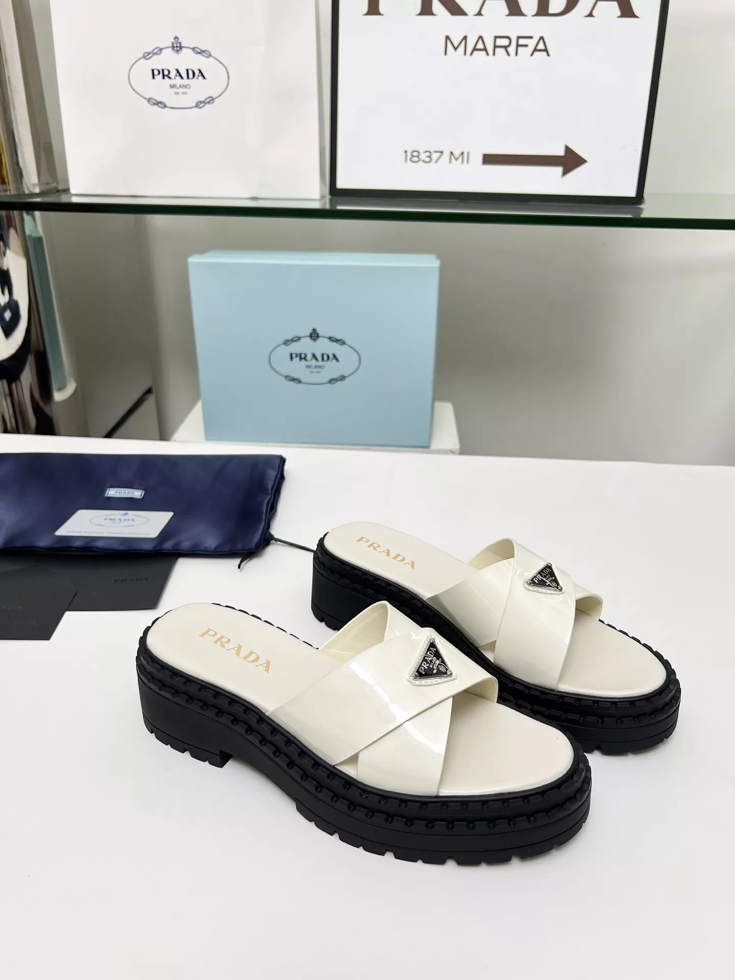 Durable 9768 Prada Slippers For Women
