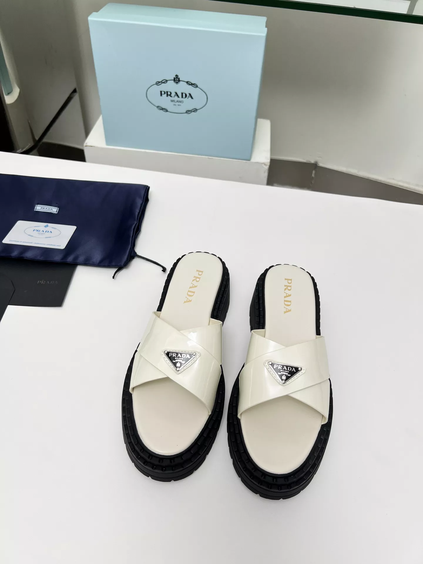 Durable 9768 Prada Slippers For Women