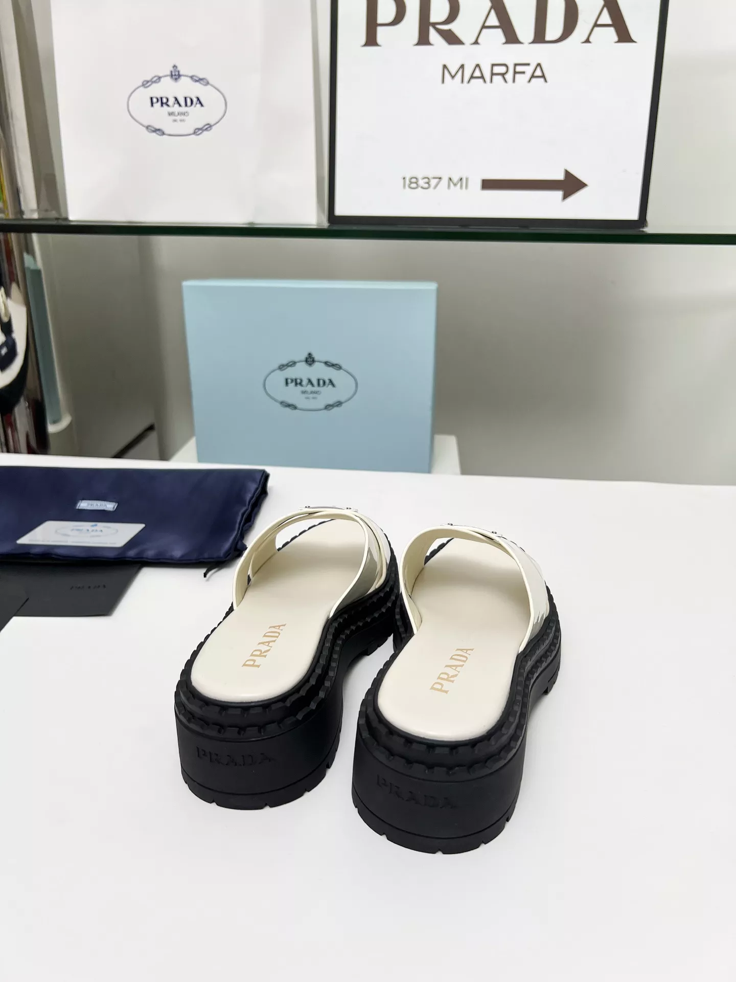 Durable 9768 Prada Slippers For Women