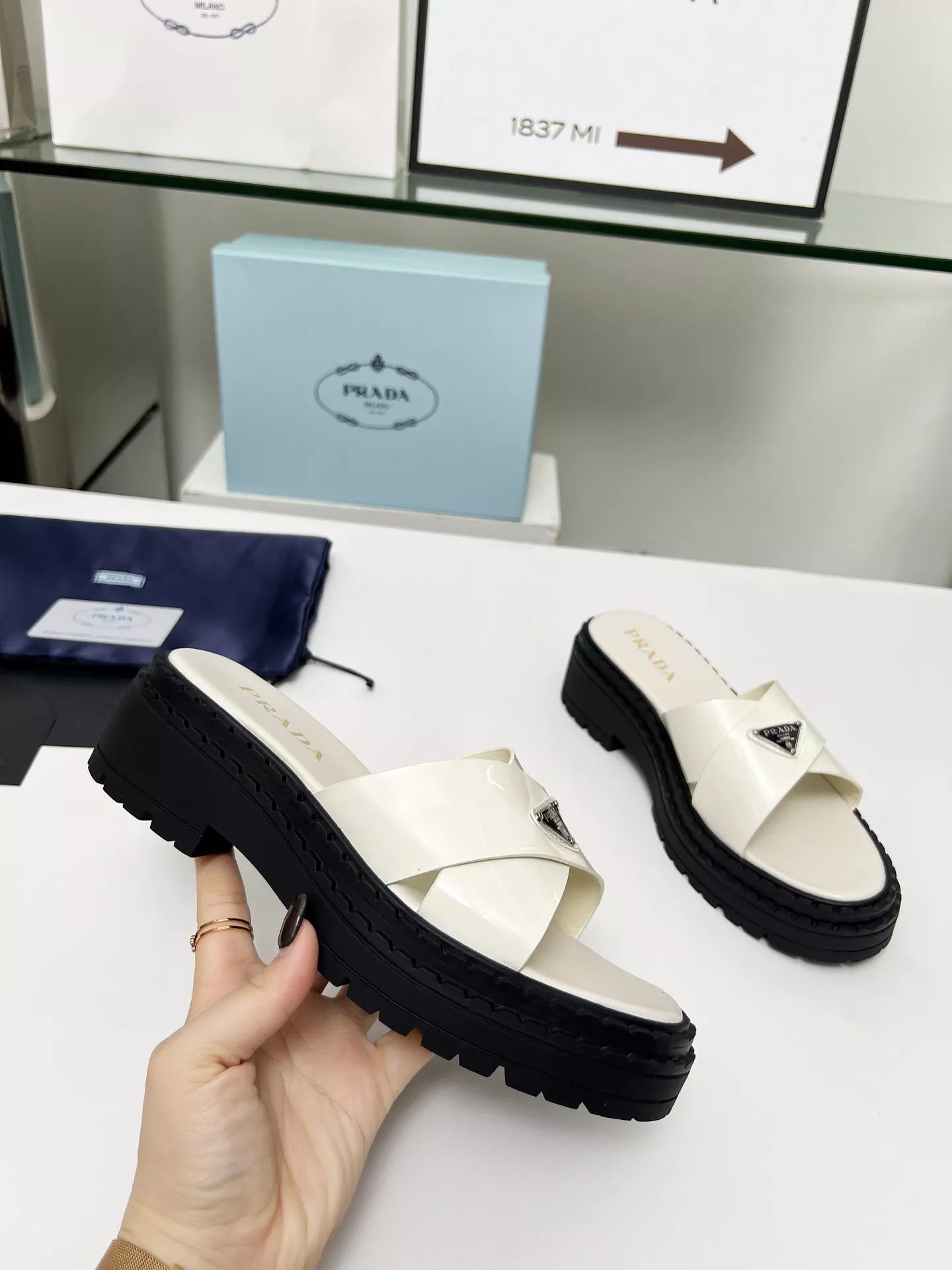 Durable 9768 Prada Slippers For Women