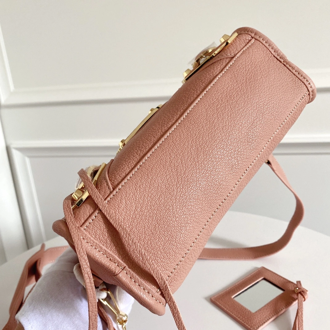 Durable 978 Balenciaga AAA Quality Handbags For Women