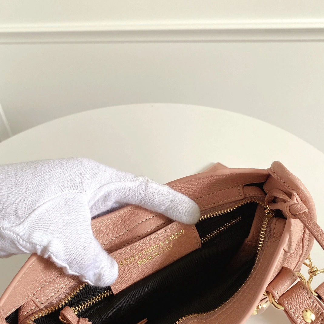 Durable 978 Balenciaga AAA Quality Handbags For Women