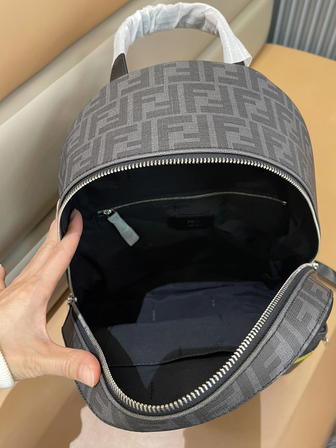 Durable 9789 Fendi AAA Man Backpacks