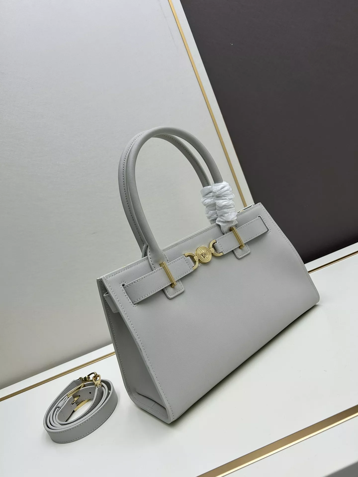 Durable 9833 Versace AAA Quality Handbags For Women