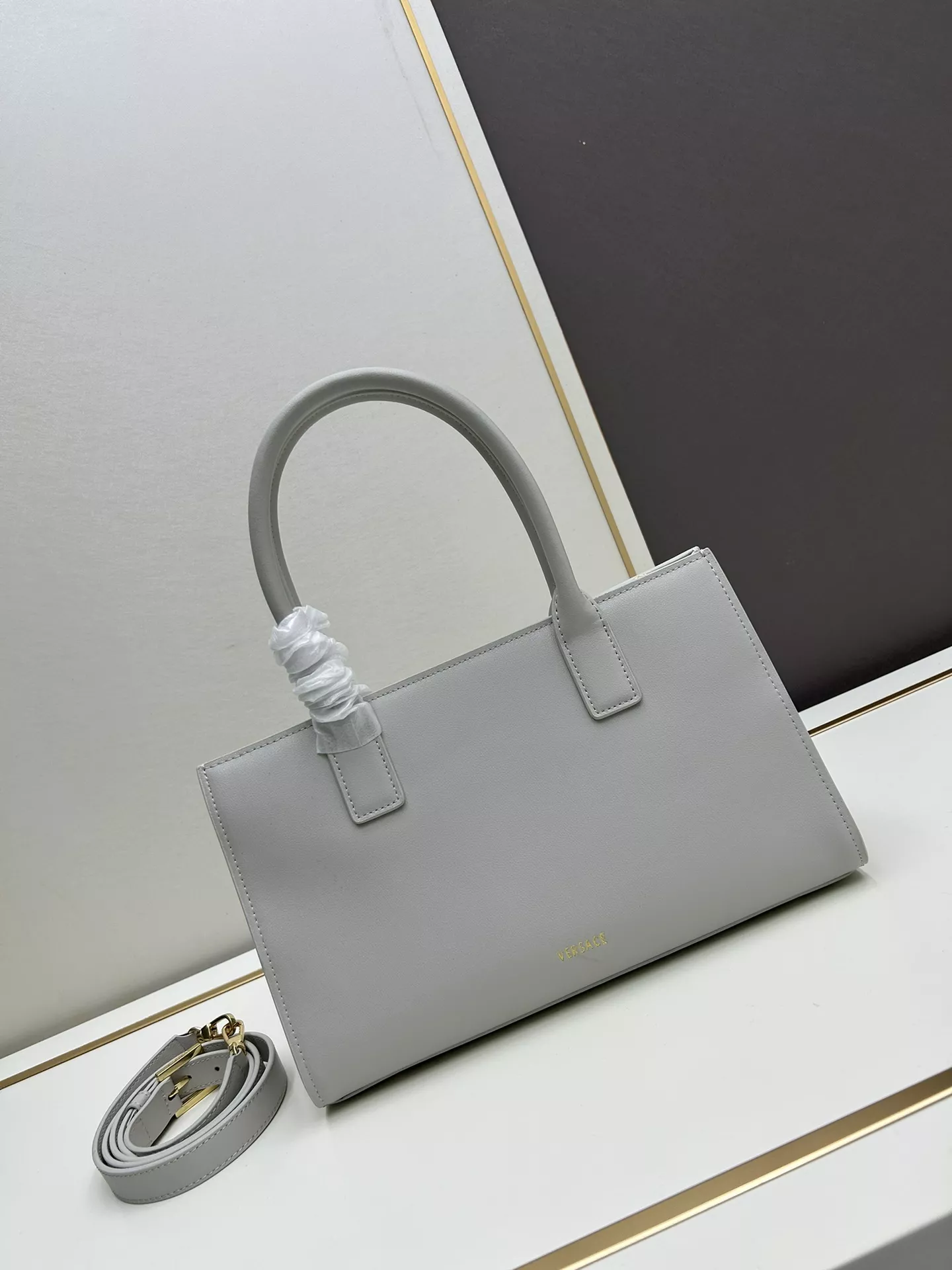 Durable 9833 Versace AAA Quality Handbags For Women