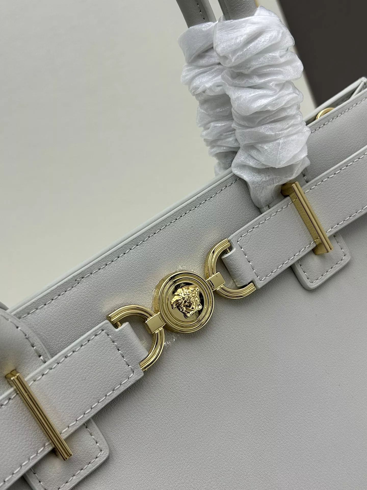 Durable 9833 Versace AAA Quality Handbags For Women