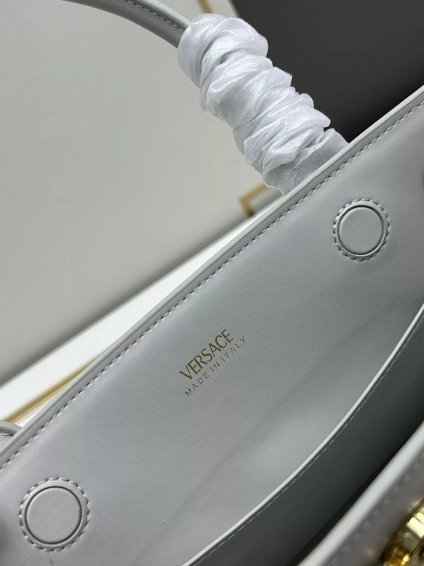 Durable 9833 Versace AAA Quality Handbags For Women