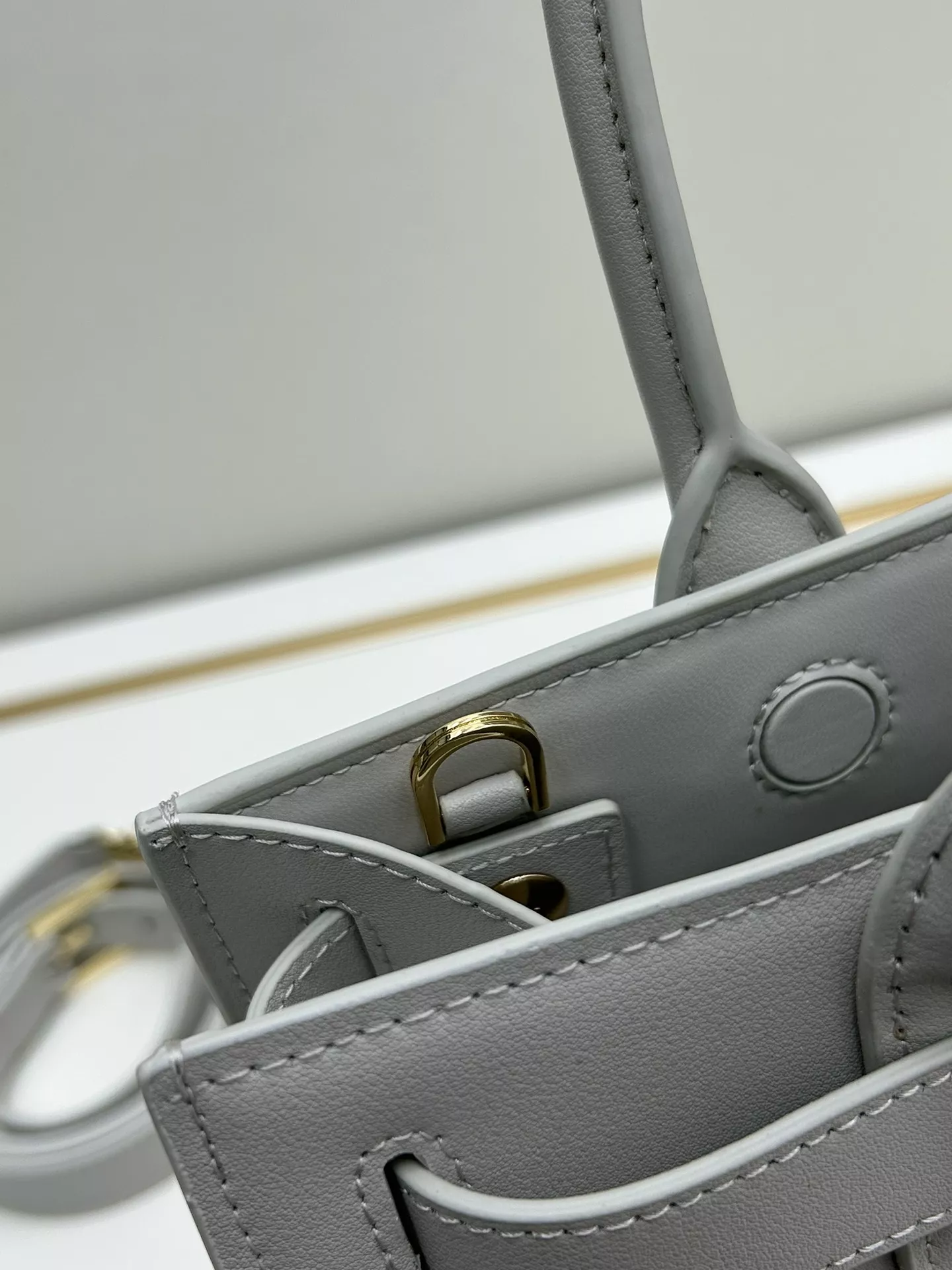 Durable 9833 Versace AAA Quality Handbags For Women