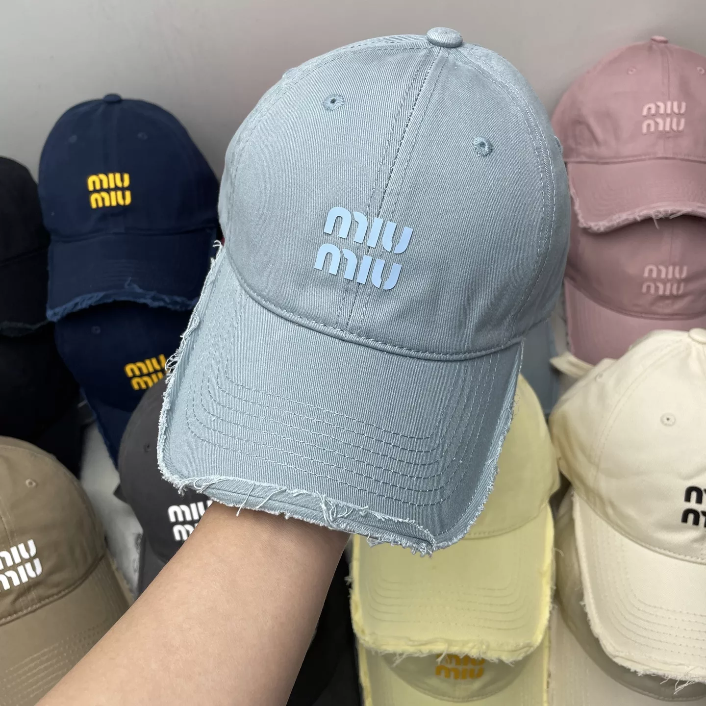 Durable 9889 MIU MIU Caps