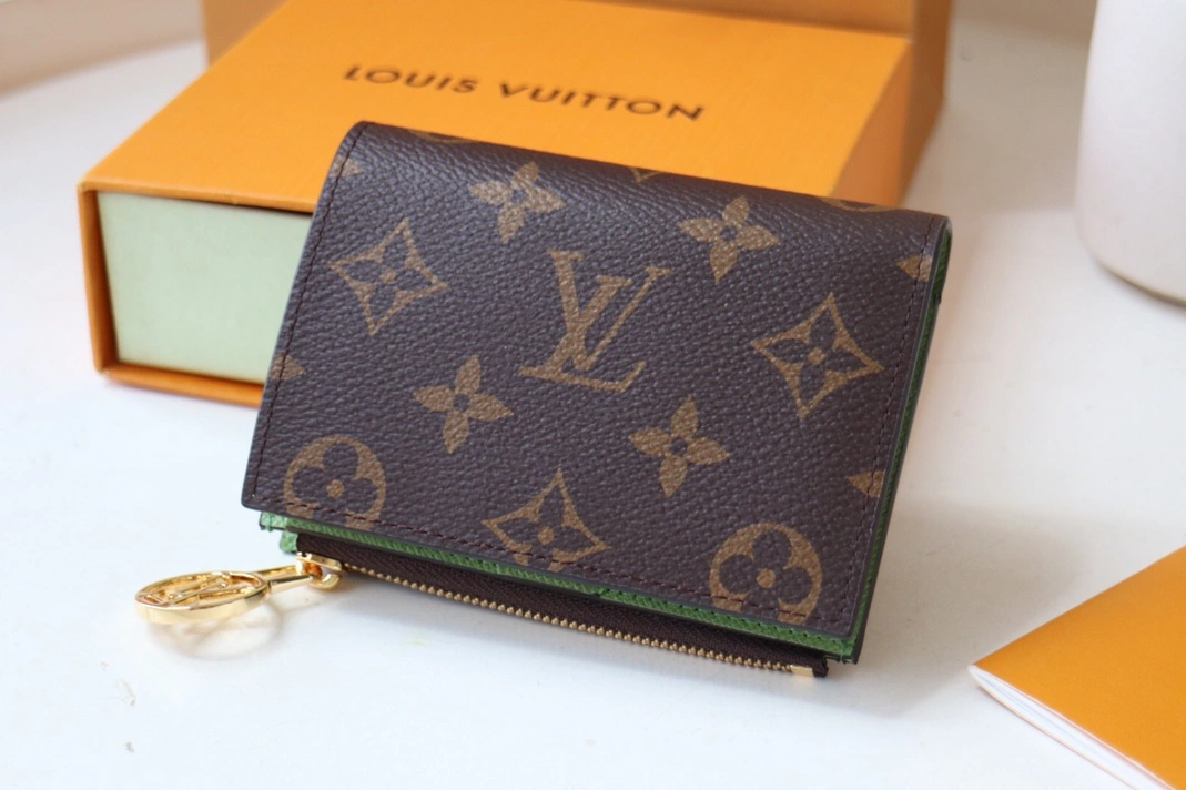 Durable 9904 Louis Vuitton AAA Quality Card Case In Green
