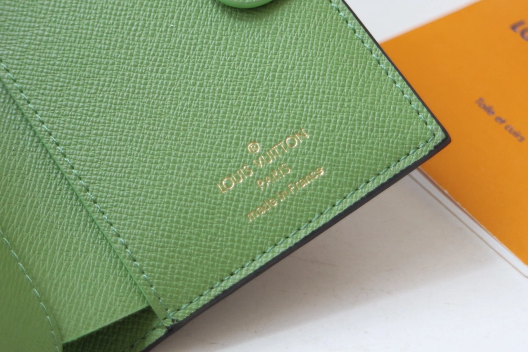 Durable 9904 Louis Vuitton AAA Quality Card Case In Green