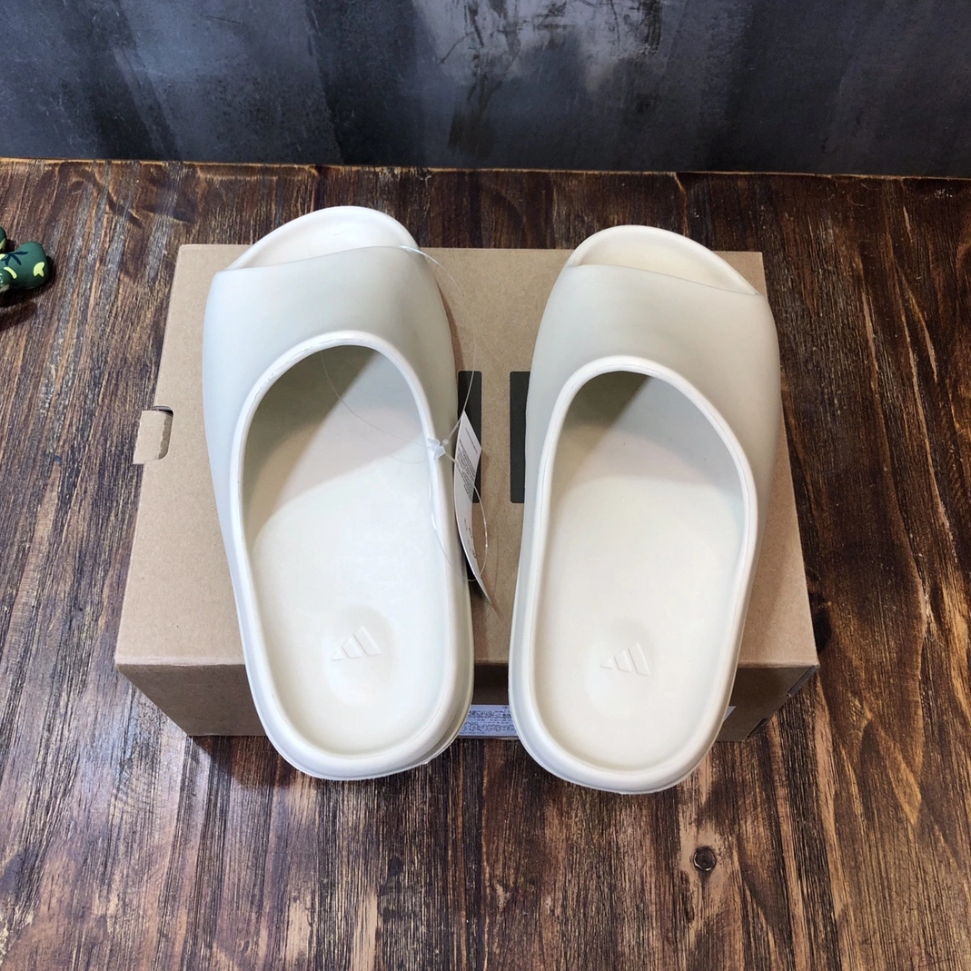 Durable 9945 Adidas Yeezy Slipper For Men