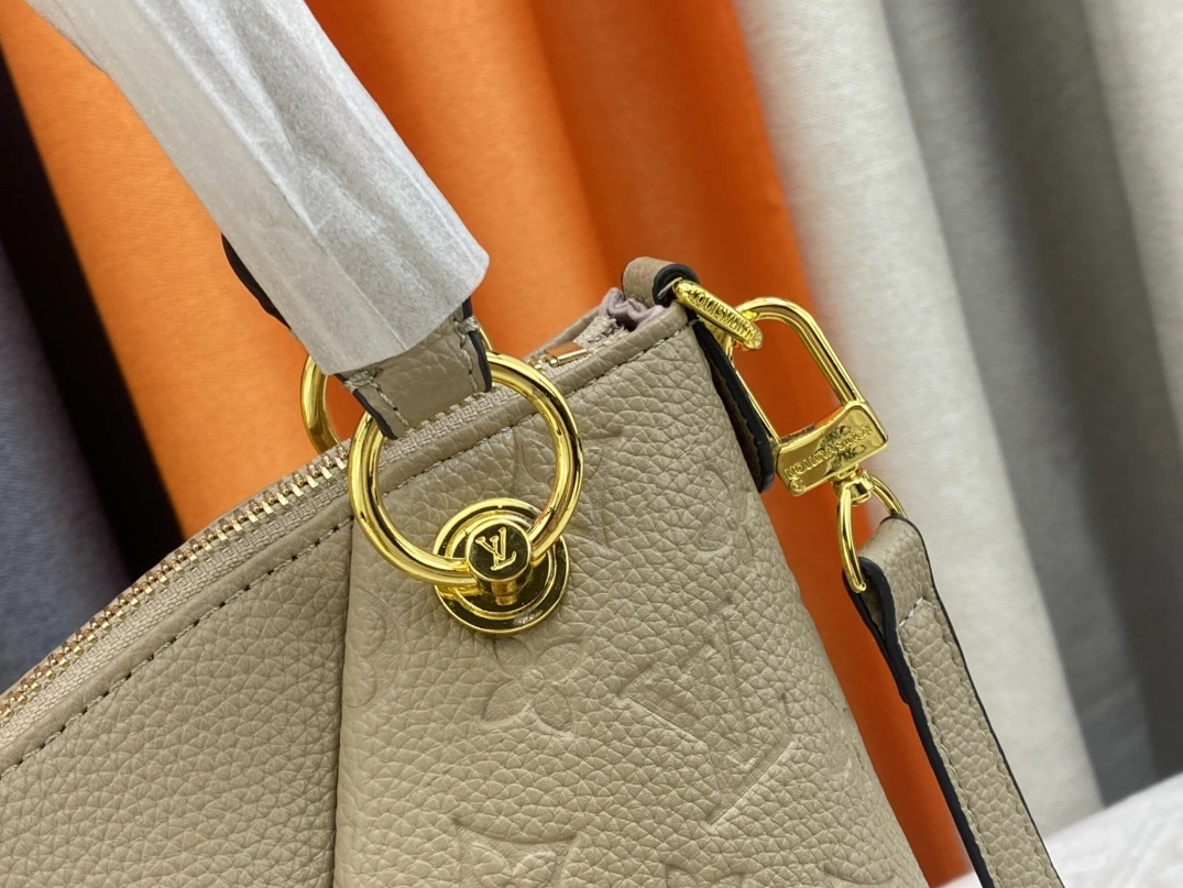Durable 9990 Louis Vuitton AAA Quality Handbags For Women