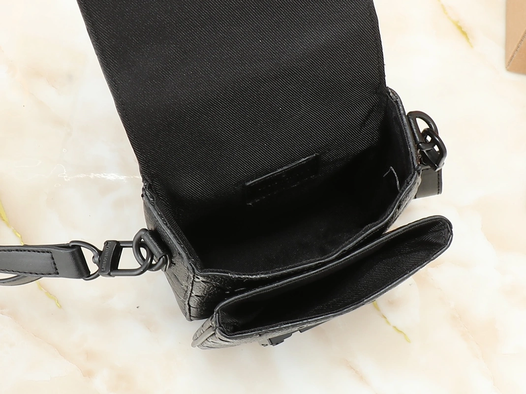 EasyMatch 1113 Louis Vuitton AAA Quality Messenger Bags For Unisex