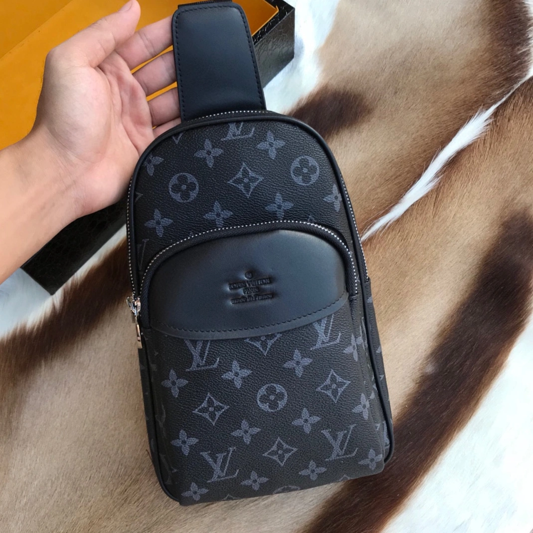 EasyMatch 1490 Louis Vuitton AAA Man Messenger Bags