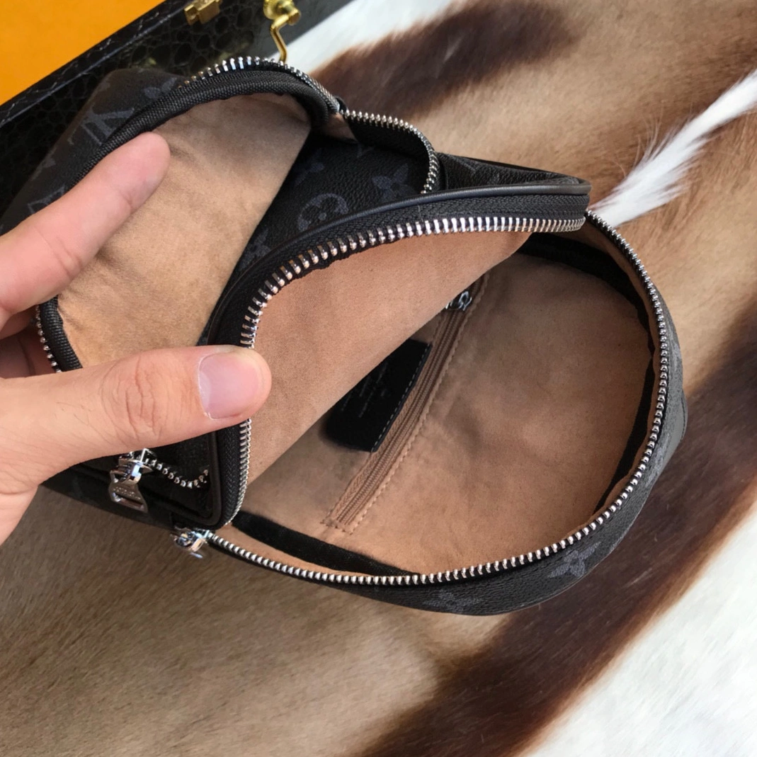 EasyMatch 1490 Louis Vuitton AAA Man Messenger Bags