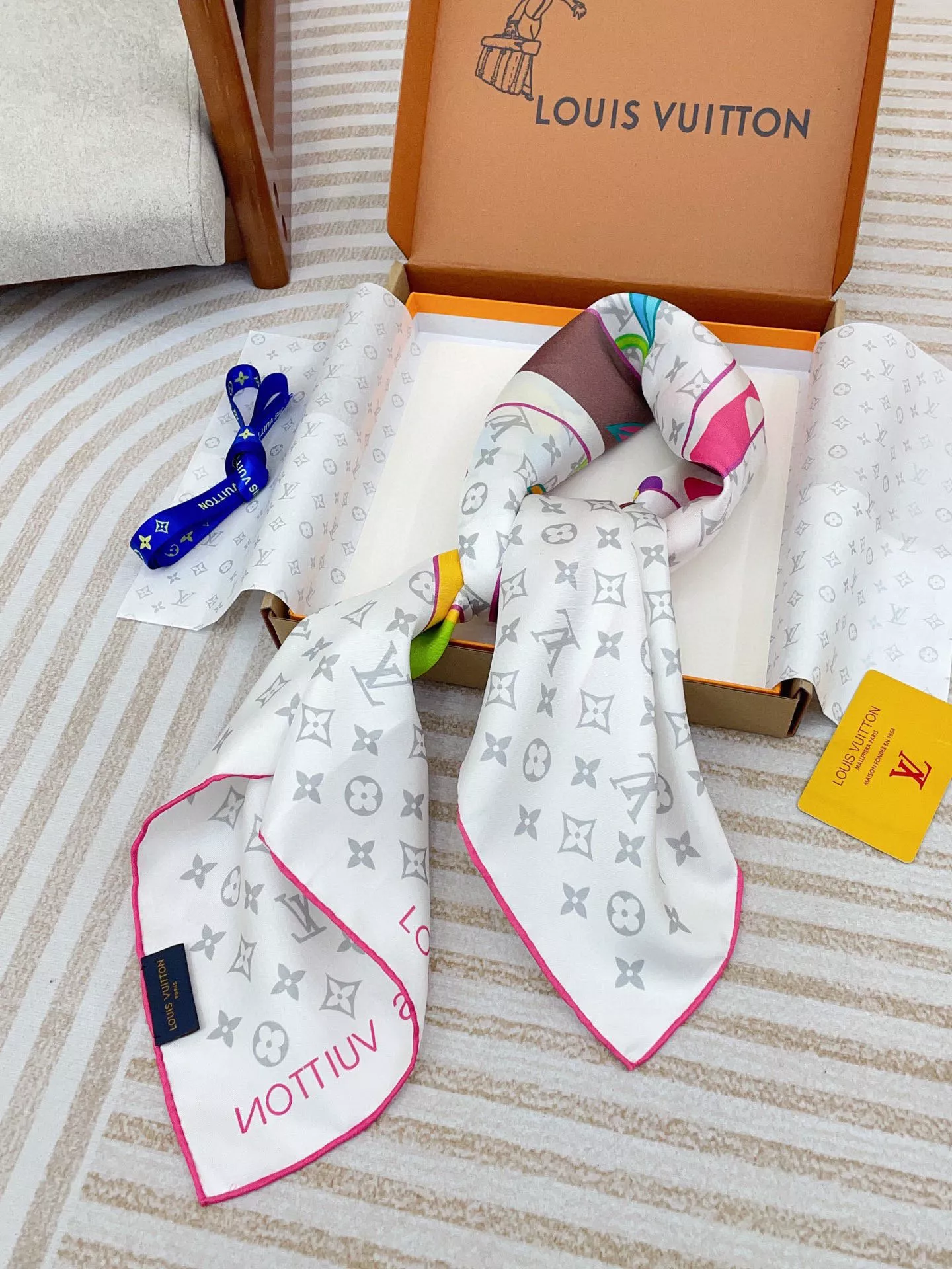 EasyMatch 1664 Louis Vuitton Silk Squares