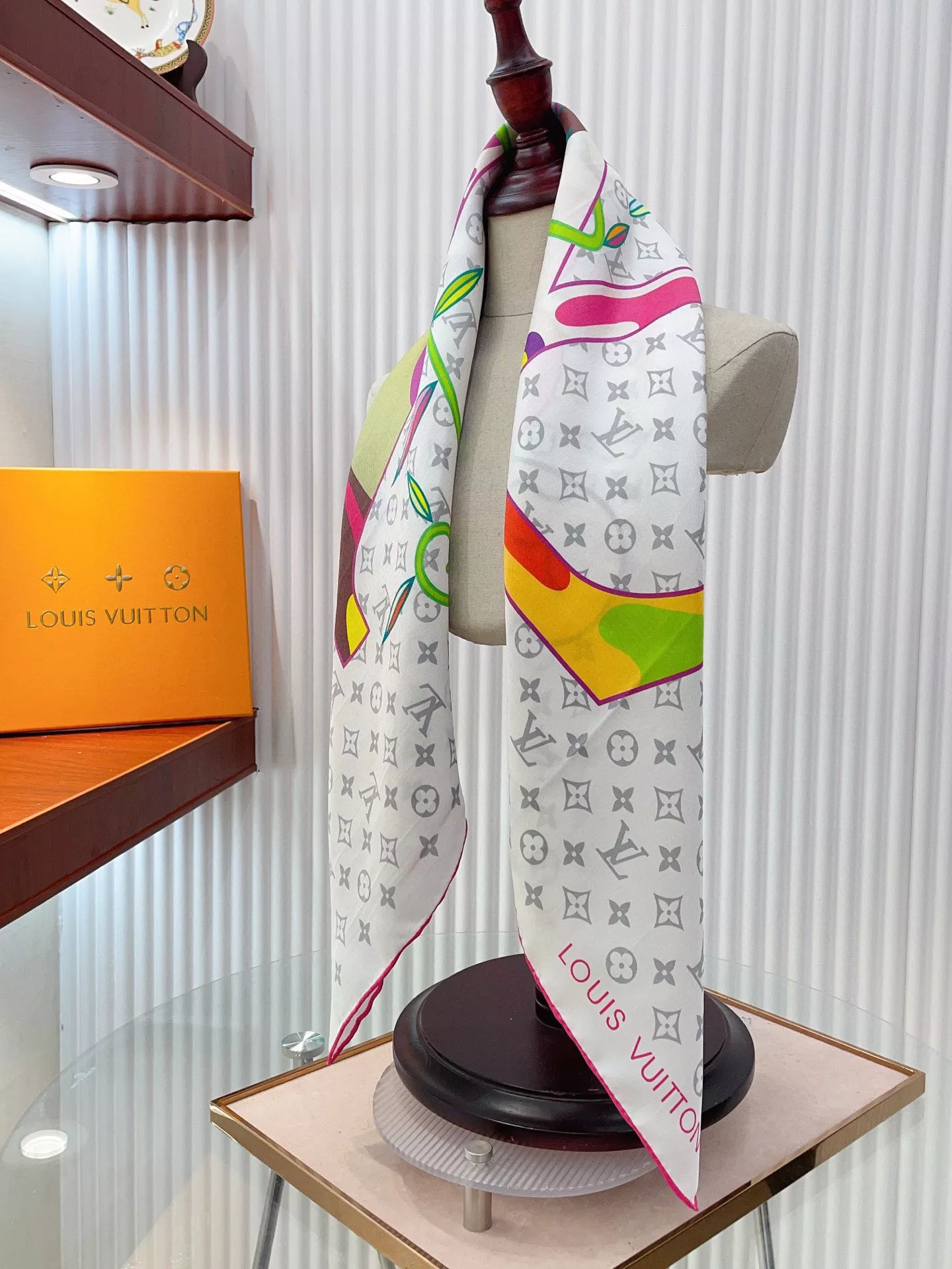 EasyMatch 1664 Louis Vuitton Silk Squares
