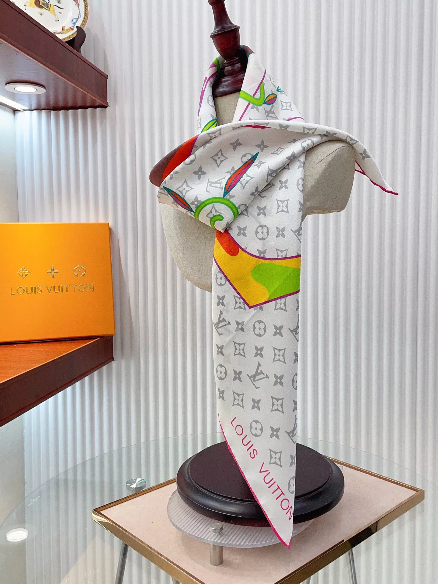 EasyMatch 1664 Louis Vuitton Silk Squares