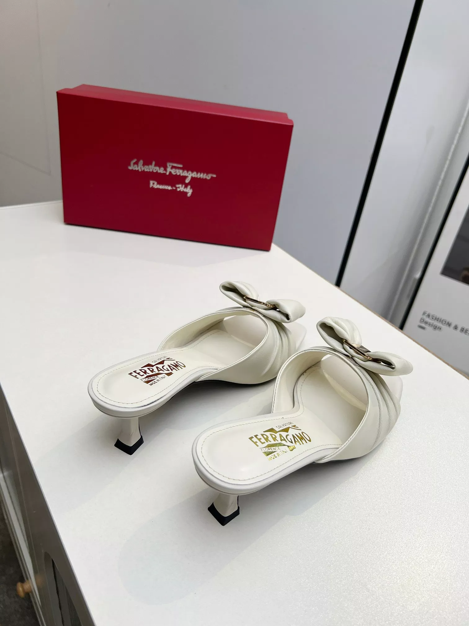 EasyMatch 1704 Salvatore Ferragamo Slippers For Women