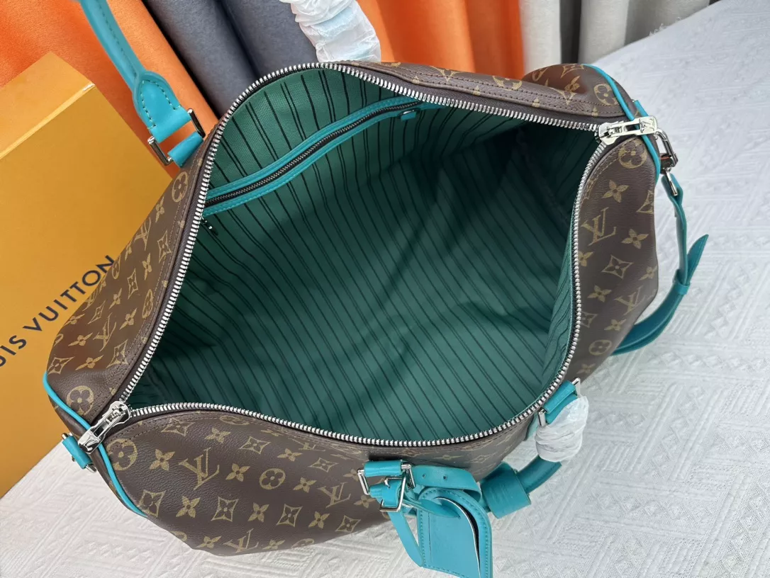 EasyMatch 1842 Louis Vuitton Travel Bags