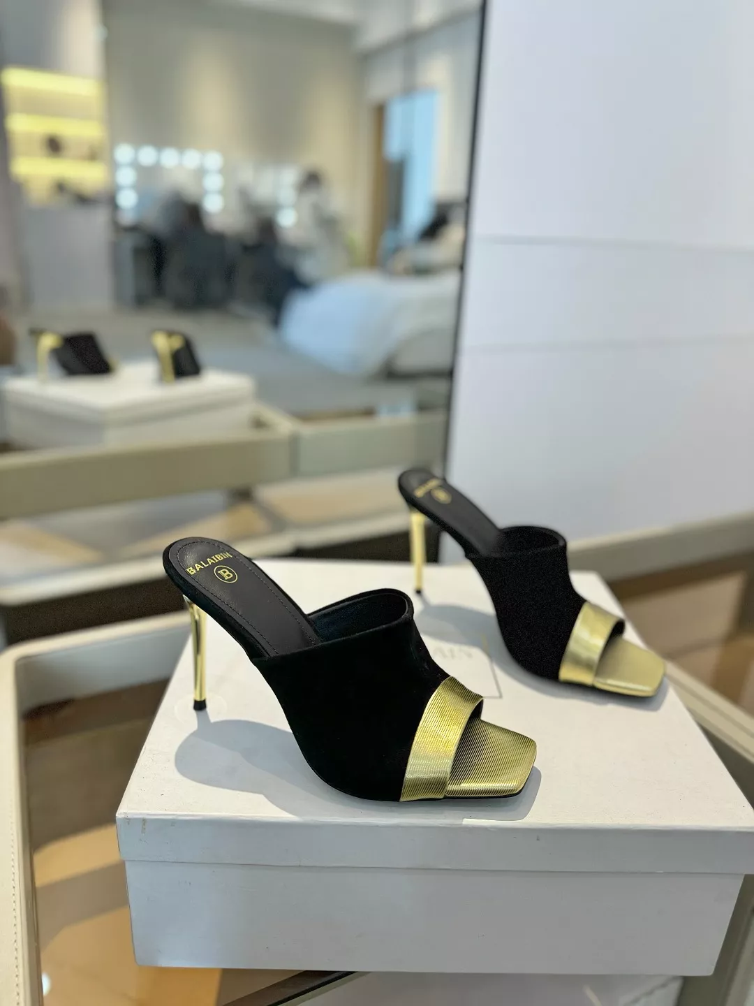 EasyMatch 1954 Balmain Slippers For Women