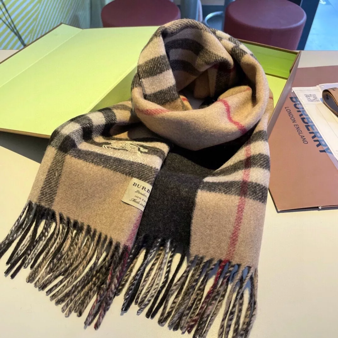 EasyMatch 2005 Burberry Scarf For Women