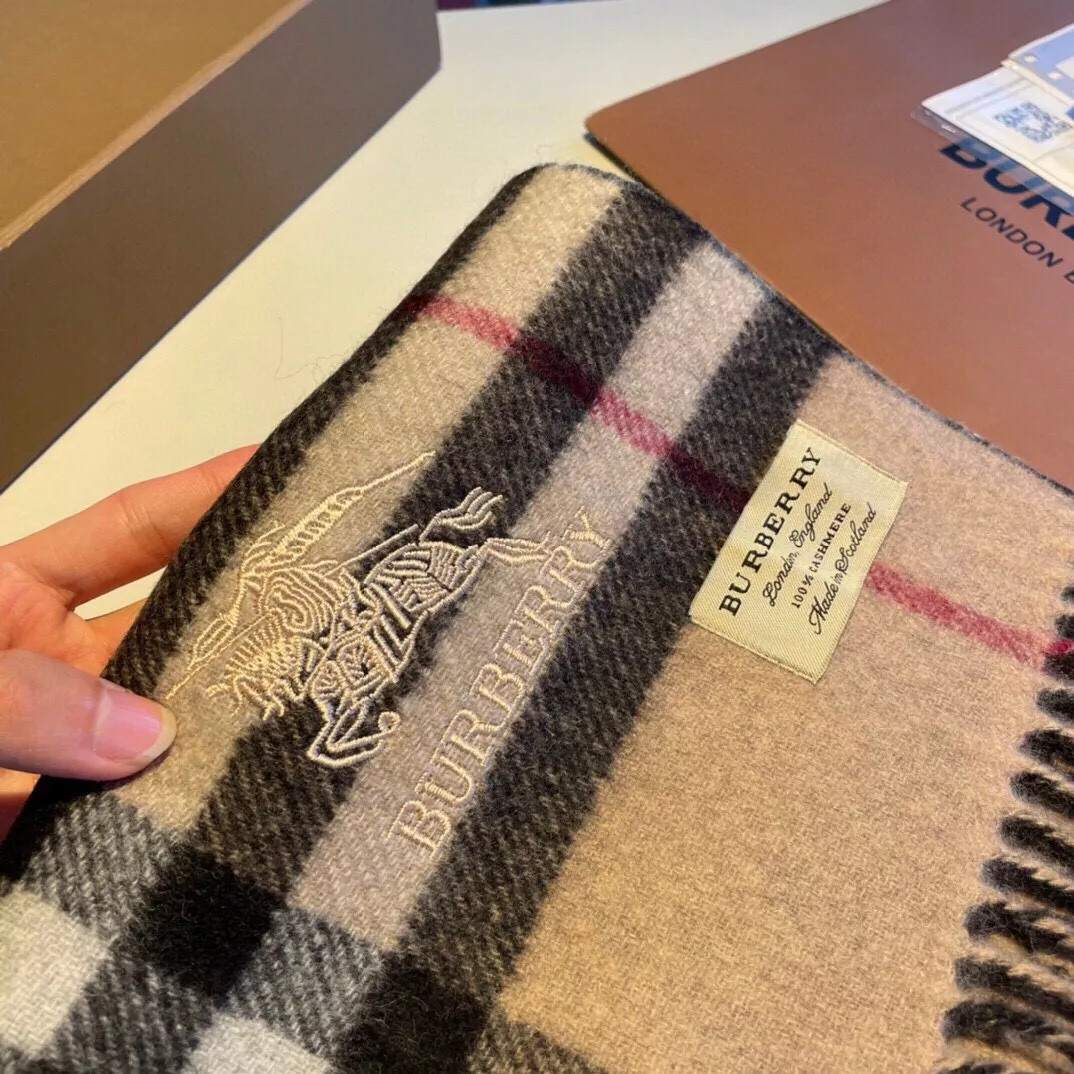 EasyMatch 2005 Burberry Scarf For Women