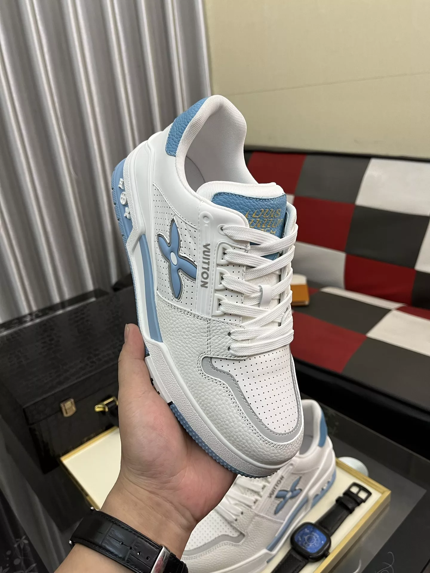EasyMatch 2011 Louis Vuitton Casual Shoes For Men