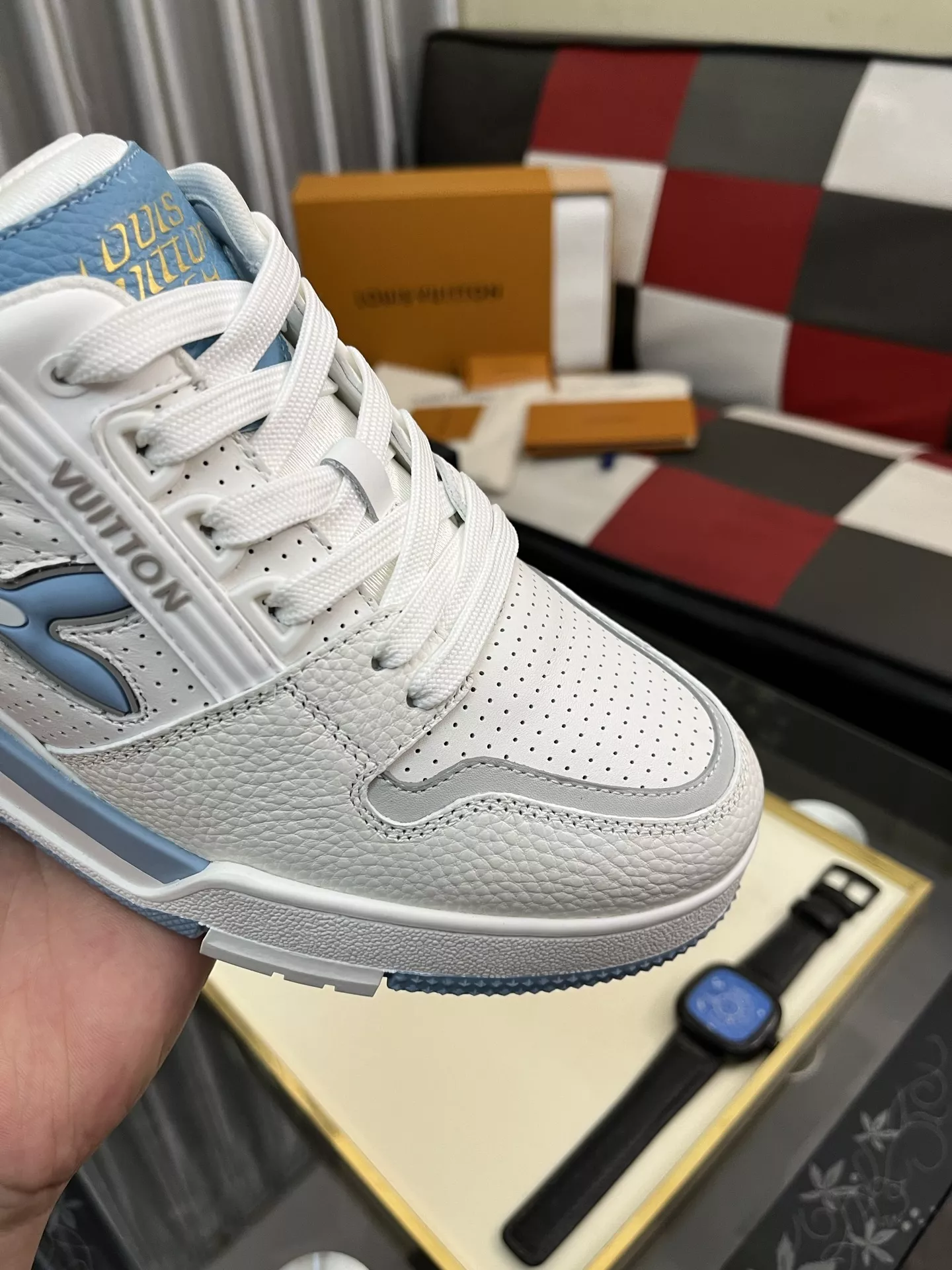 EasyMatch 2011 Louis Vuitton Casual Shoes For Men