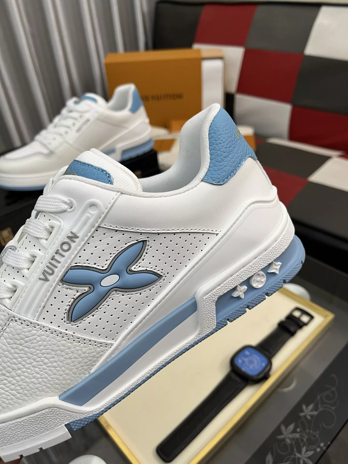 EasyMatch 2011 Louis Vuitton Casual Shoes For Men