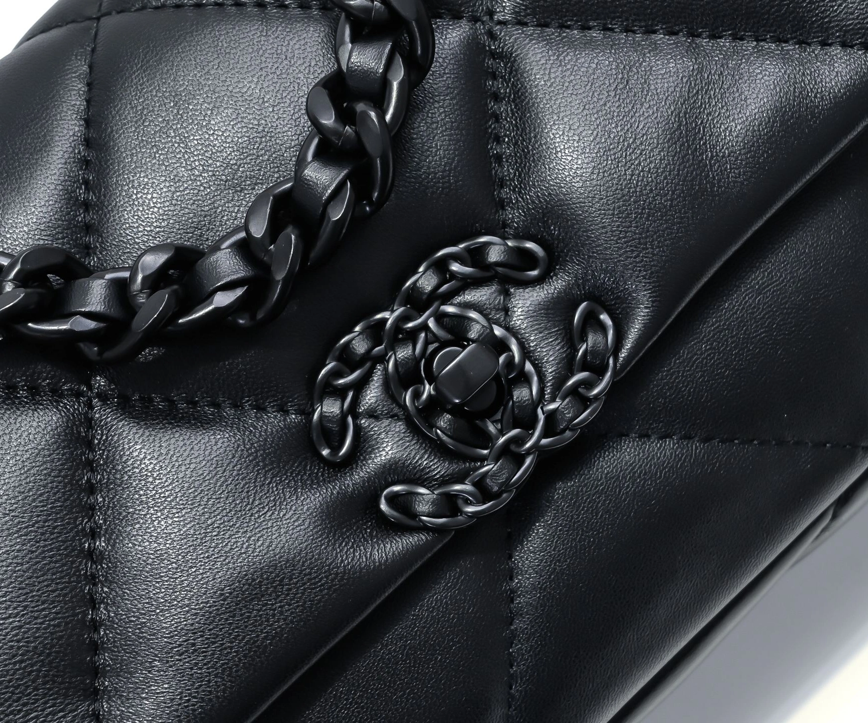 EasyMatch 2392 Chanel AAA Quality Messenger Bags For Women