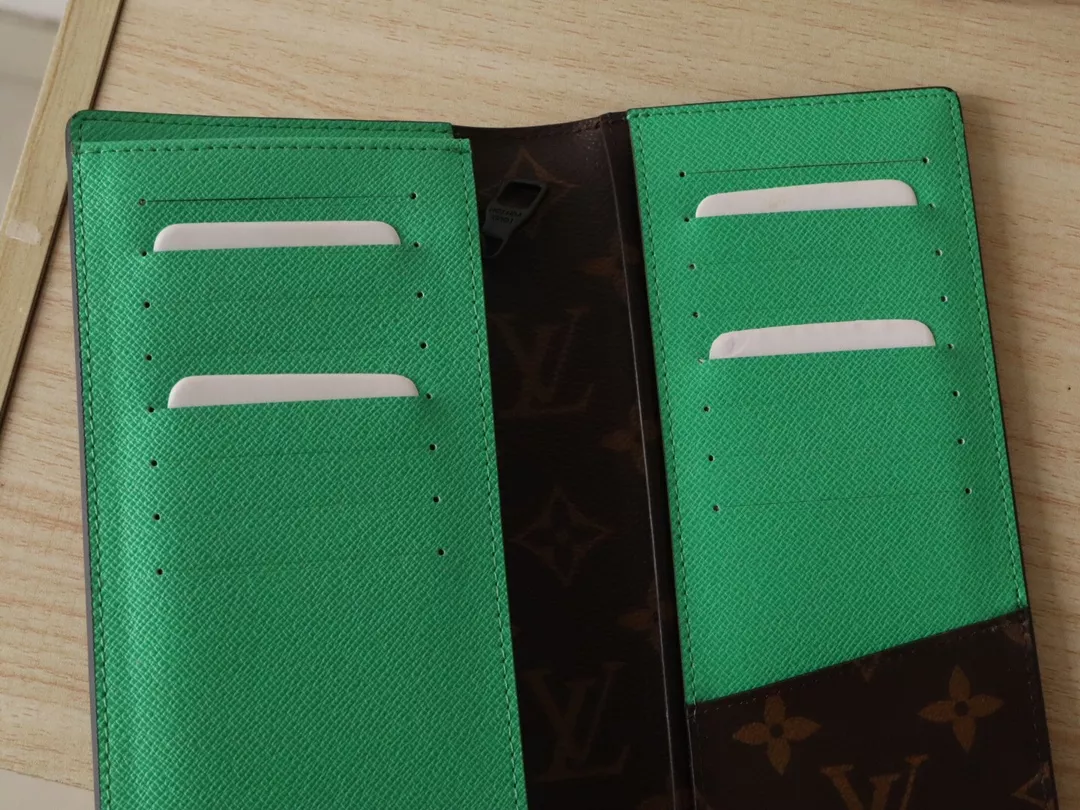 EasyMatch 3093 Louis Vuitton AAA Quality Card Case