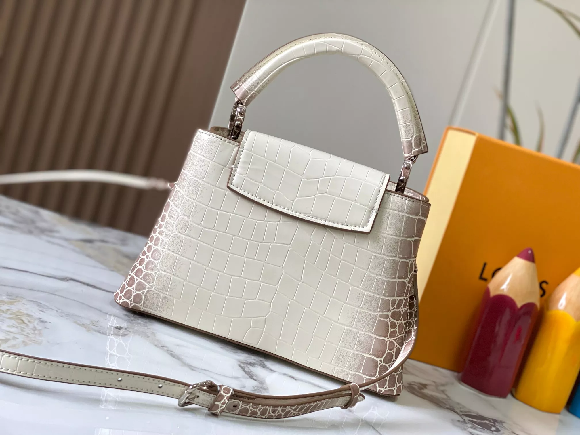 EasyMatch 3436 Louis Vuitton AAA Quality Messenger Bags For Women