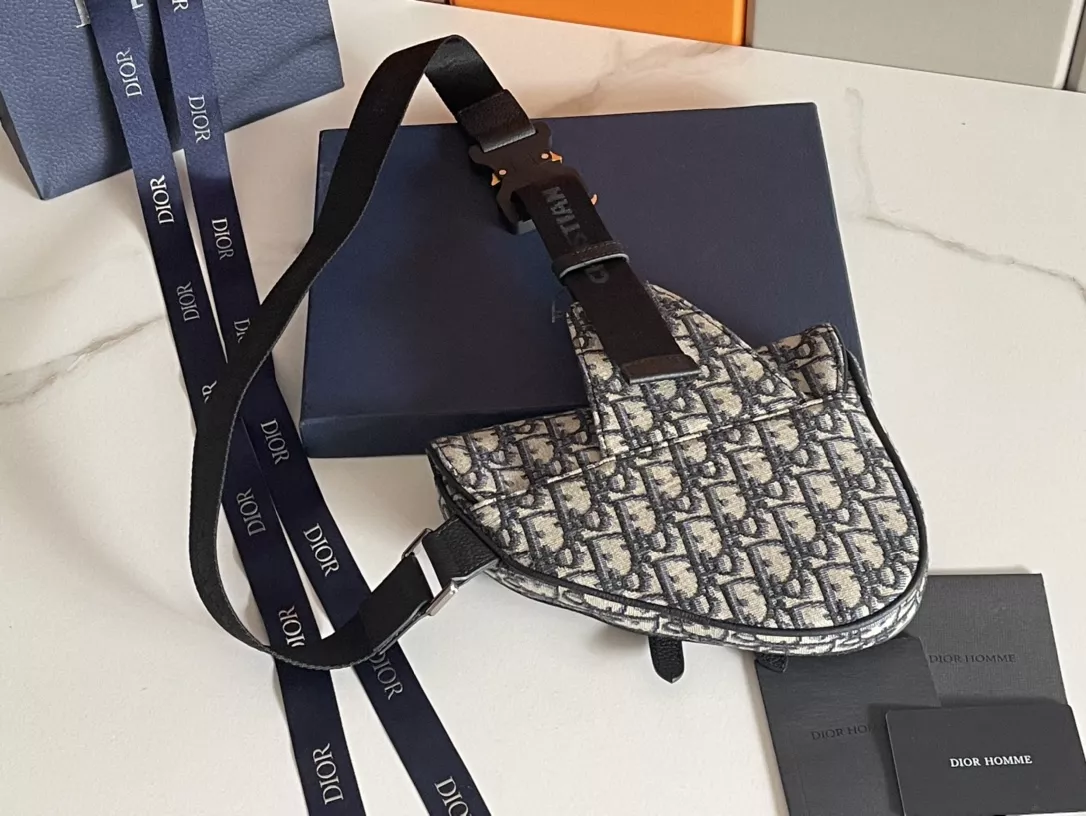 EasyMatch 3682 Christian Dior AAA Man Messenger Bags