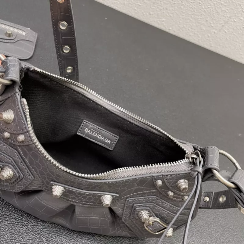 EasyMatch 3749 Balenciaga AAA Quality Messenger Bags For Women