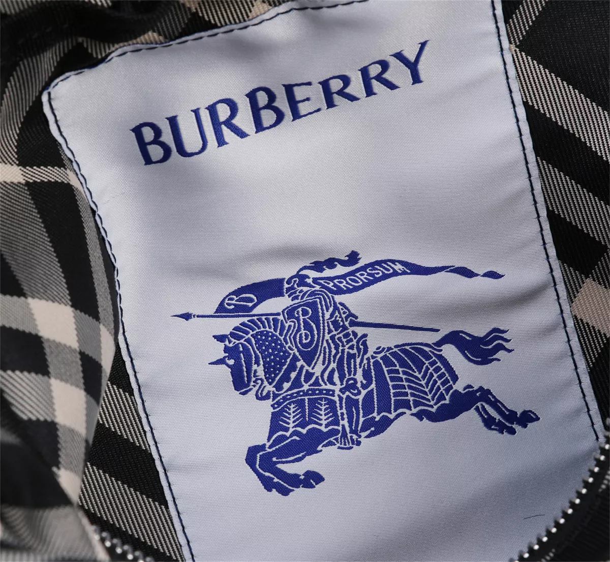 EasyMatch 4033 Burberry AAA Man Messenger Bags