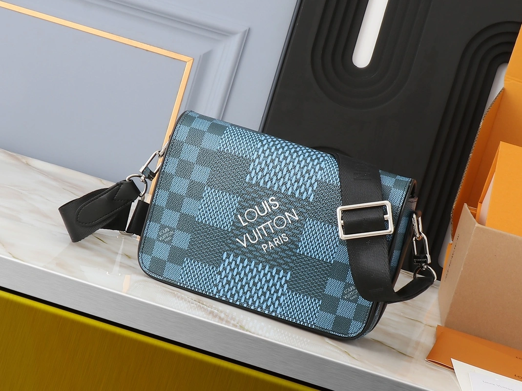 EasyMatch 4109 Louis Vuitton AAA Man Messenger Bags