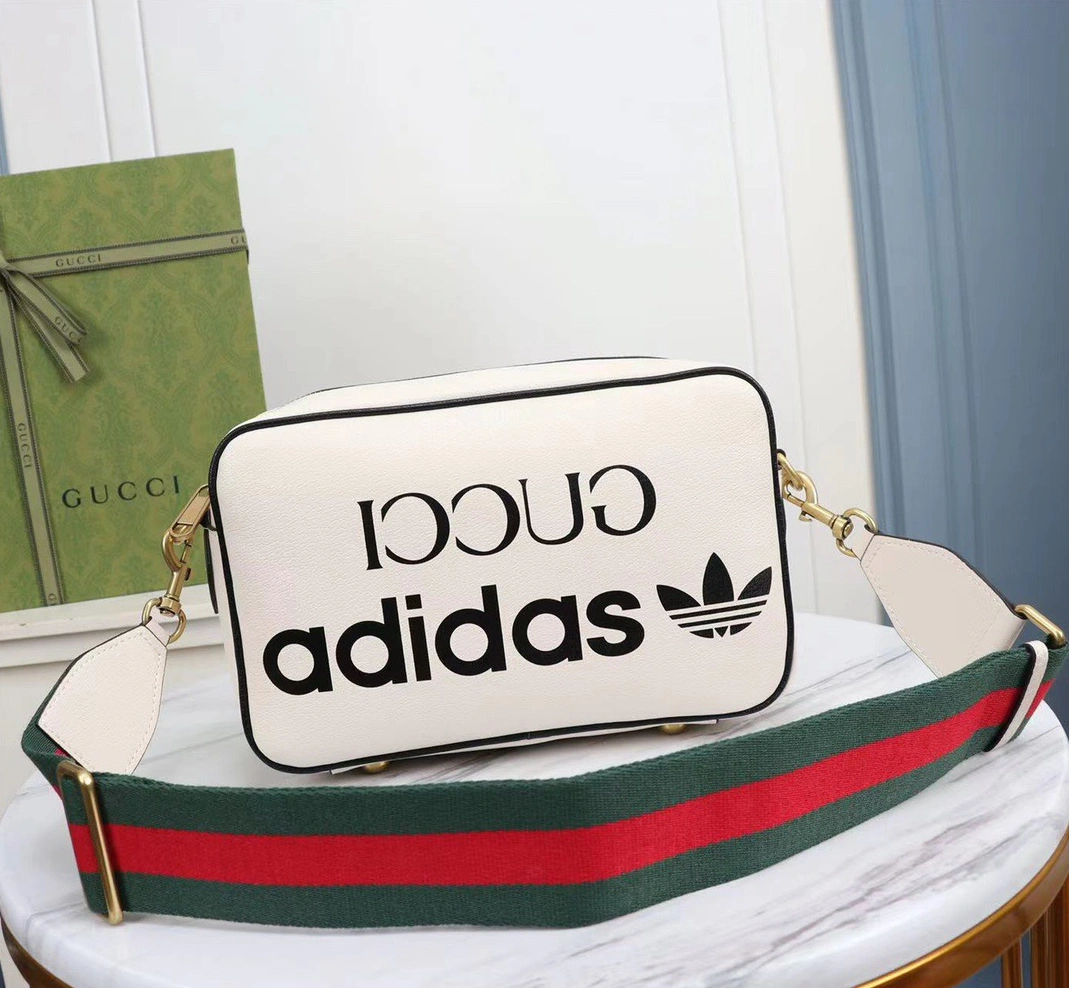 EasyMatch 4111 Gucci AAA Quality Messenger Bags For Women