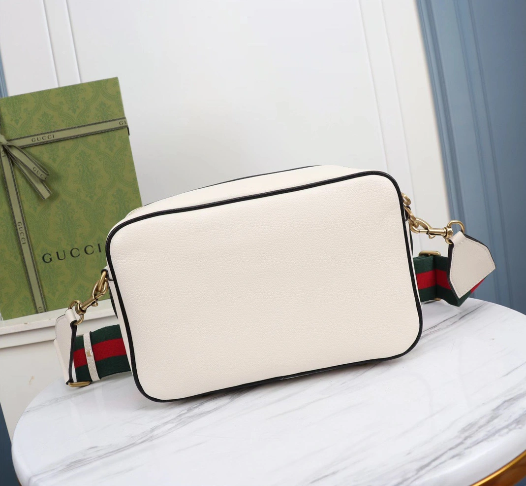 EasyMatch 4111 Gucci AAA Quality Messenger Bags For Women