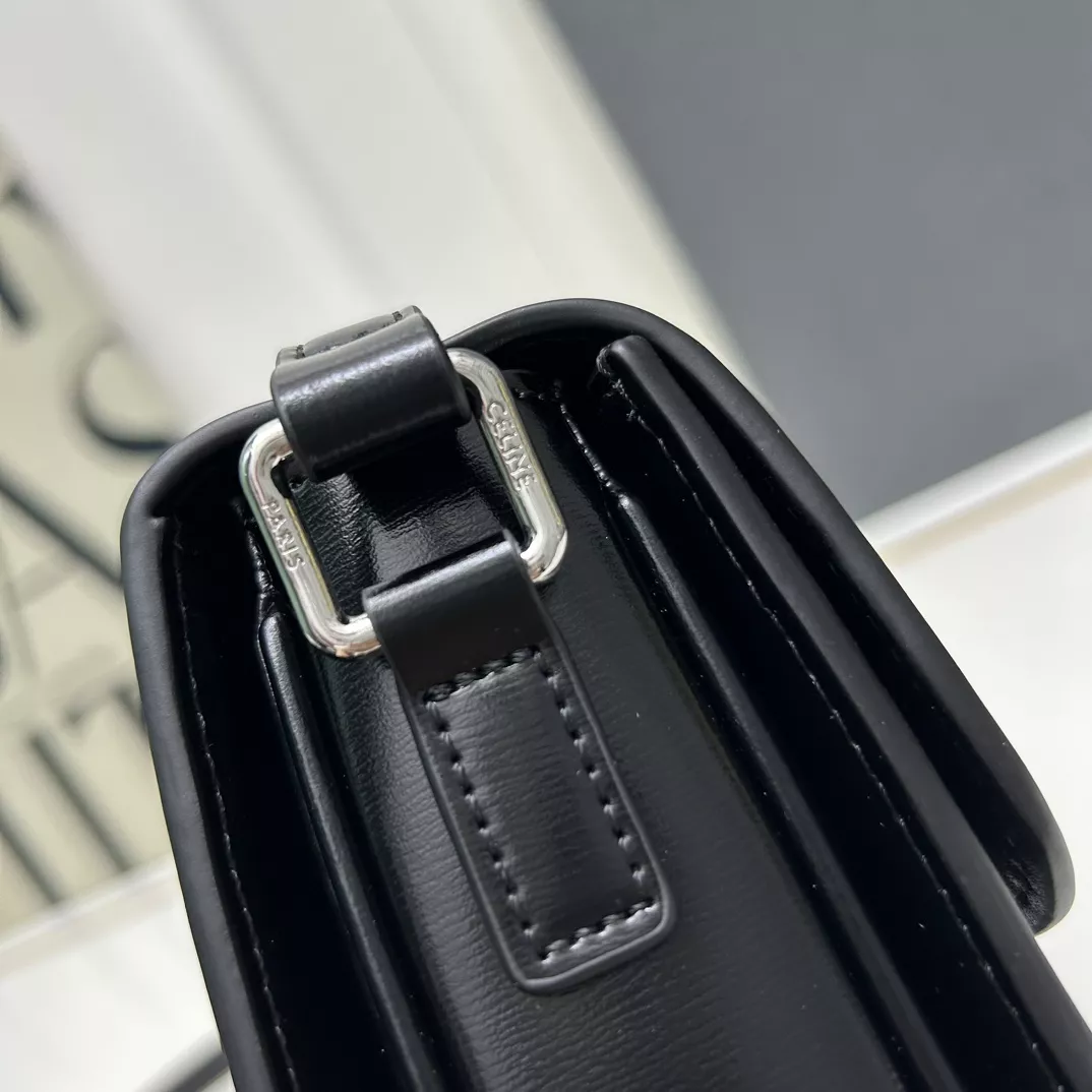 EasyMatch 4481 Celine AAA Quality Messenger Bags For Women