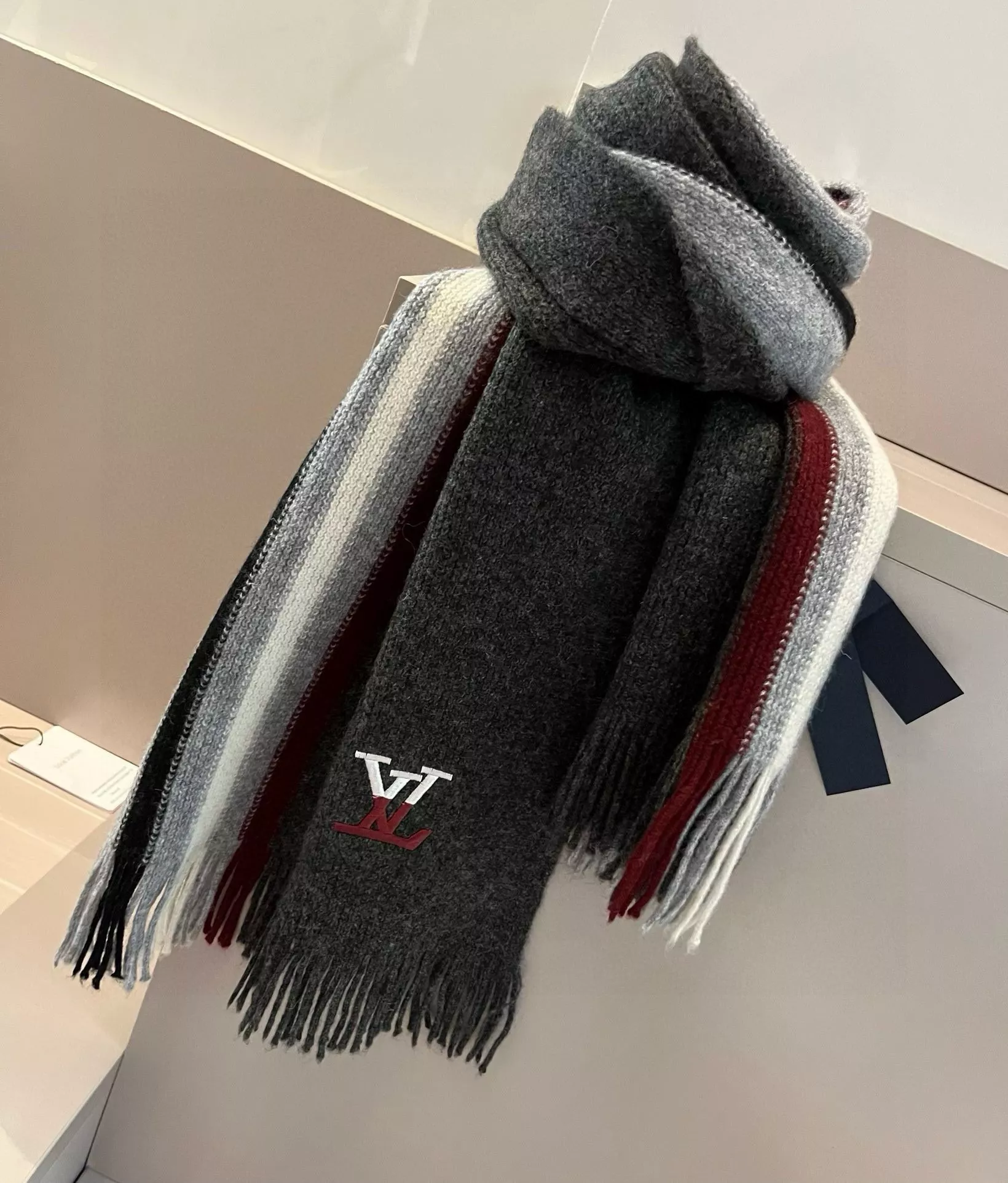 EasyMatch 4548 Louis Vuitton Scarf For Women