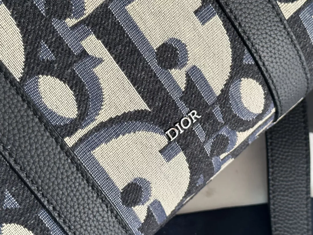 EasyMatch 4636 Christian Dior AAA Man Handbags